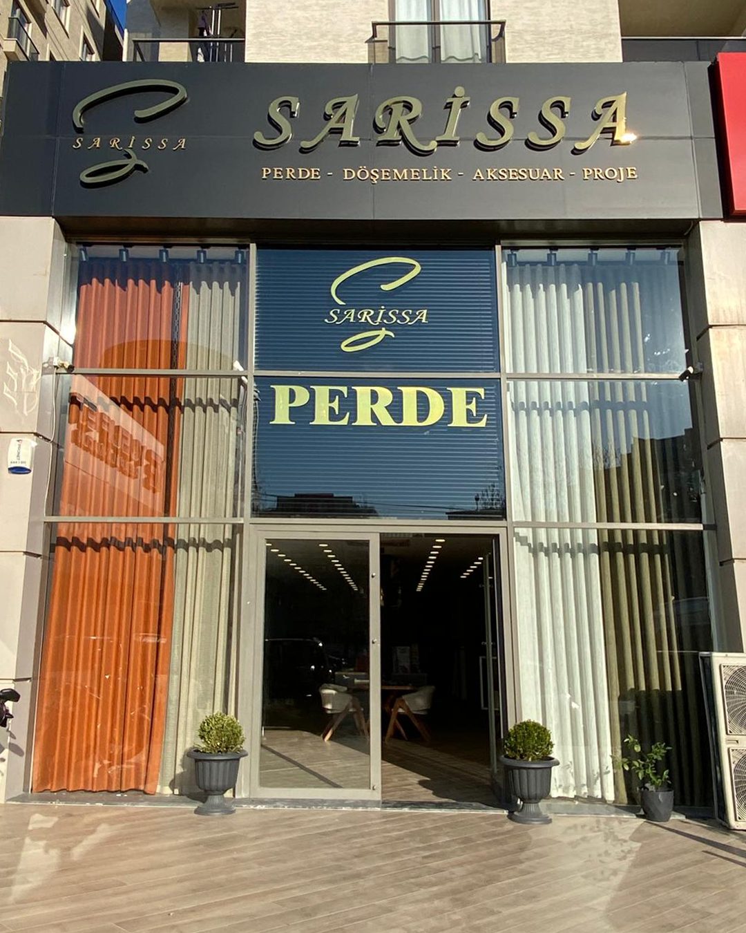 SARİSSA PERDE