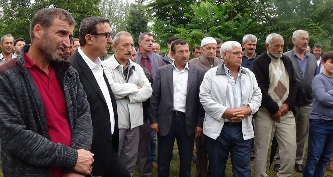 Bursa'da balık ölümleri protesto edildi
