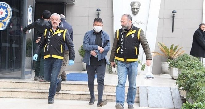 Arkadaşının başını kesti, "Şizofrenim" dedi
