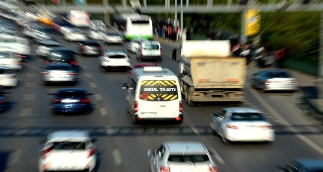 Okulların açıldığı ilk gün Bursa trafiği havadan görüntülendi