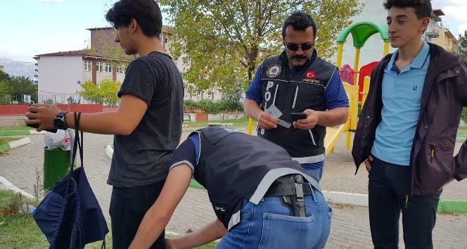 Öğrencileri hedef alan zehir tacirlerine karşı okullarda kuş uçurtmadılar