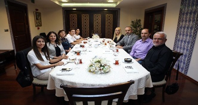 ‘Müzedeyim' dediler, başkanla buluştular