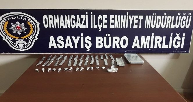 Televizyondan uyuşturucu ve terazi çıktı