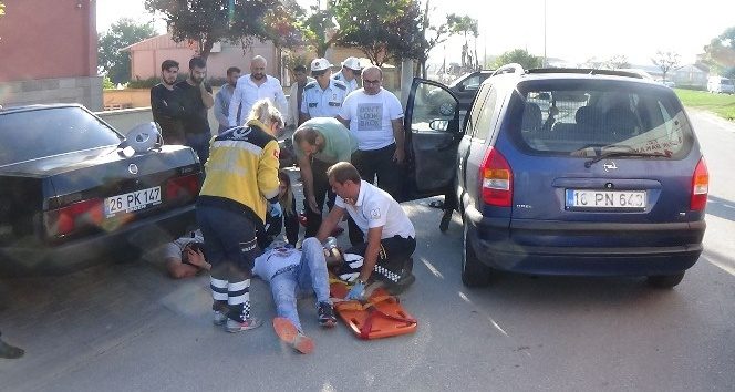 Şarjlı bisiklet otomobille çarpıştı: 2 ağır yaralı