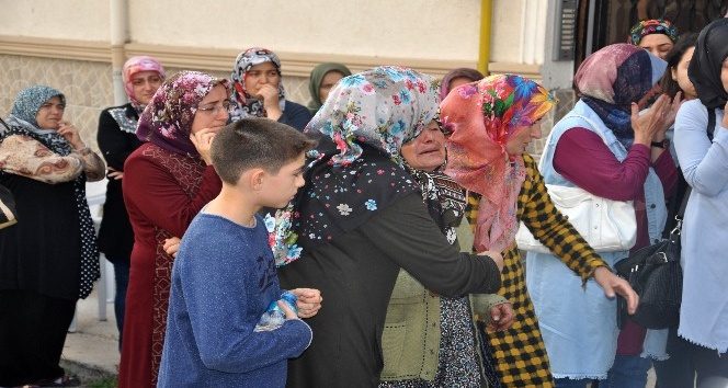Öğretmen çift göz yaşları içinde son yolculuklarına uğurlandı