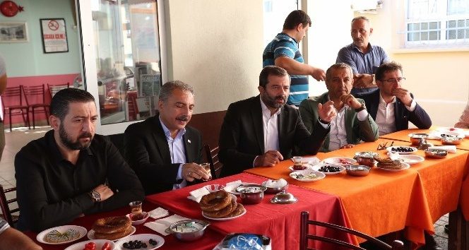 Başkan Işık esnafla kahvaltıda buluştu