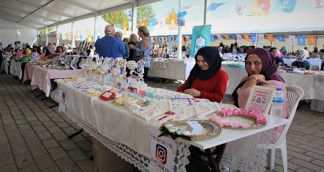 Bu pazardaki her şeyi kadınlar üretti