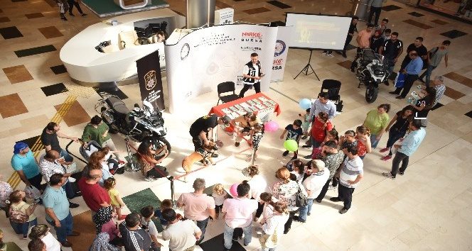 AVM'de Galya yoğun ilgi gördü