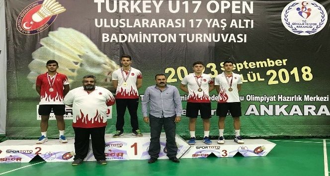 Osmangazili badmintonculardan çifte mutluluk