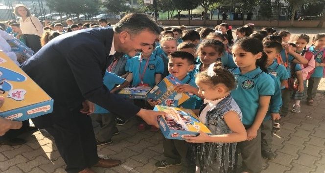 Eğitim setleri öğrencilerin yüzünü güldürüyor