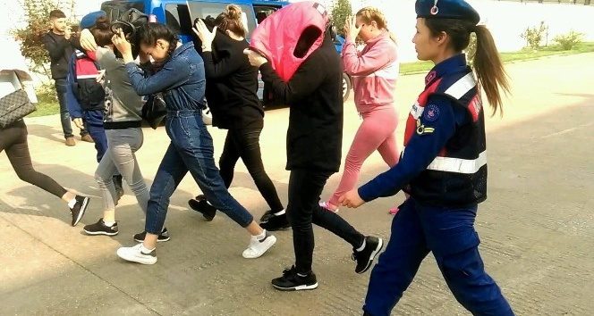 Fuhuş çetesine şok baskın