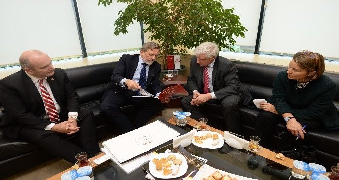 Başkonsolos Reiffenstuel: “Ekonomisi güçlü bir Türkiye Almanya'nın lehine”