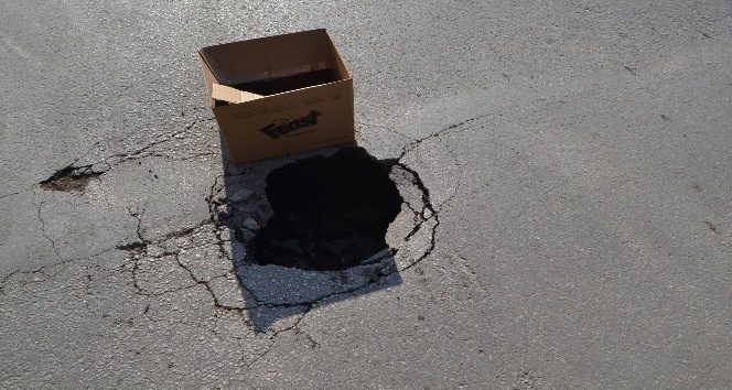 İnegöl'de en işlek cadde çöktü