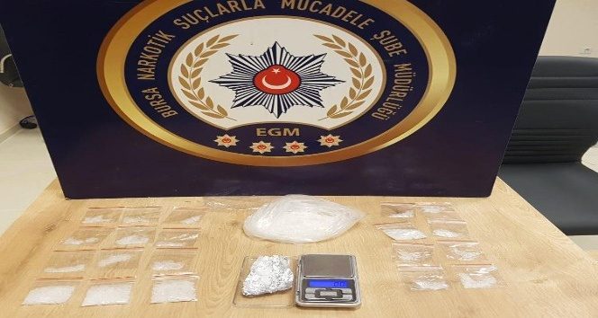 Zehir tacirinin evinden 36 bin lira çıktı