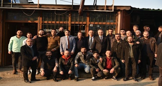Başkan Aktaş, projeleri harita üzerinde anlatıyor