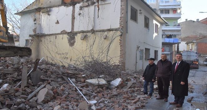 Eski binalar yıkılıyor, Gemlik nefes alıyor