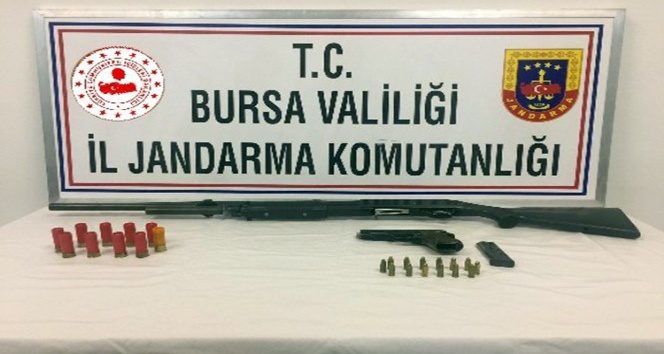Telefon gaspçıları eğlence mekanında yakalandı