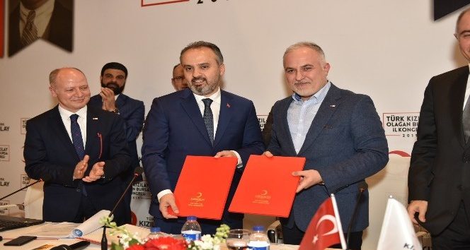 Büyükşehir'den Kızılay'a ‘kan' aracı