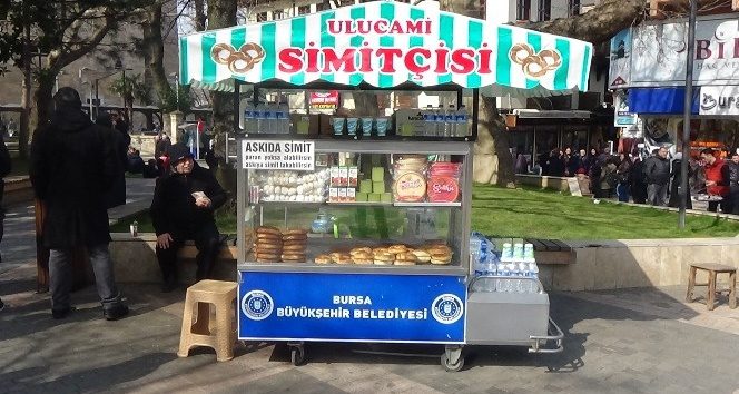 Bursa'da askıda simit uygulaması