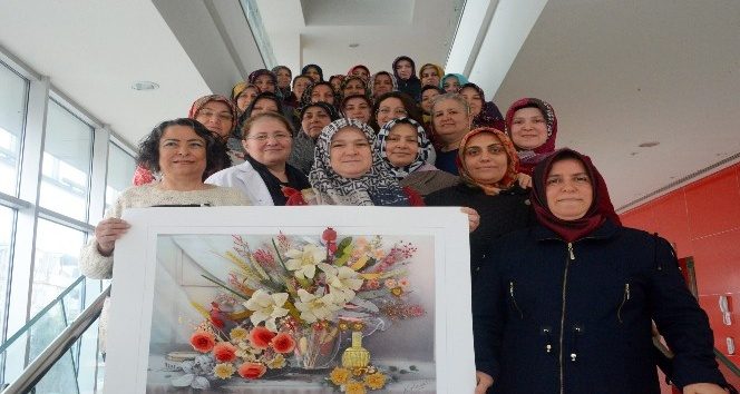 Osmangazi'den kadınlara iğne oyası eğitimi