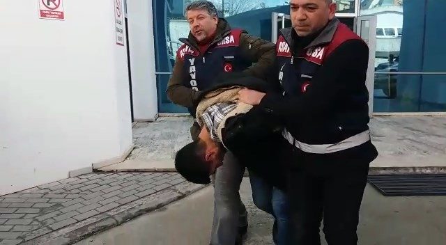 Akü hırsızı güvenlik kameralarına yakalandı