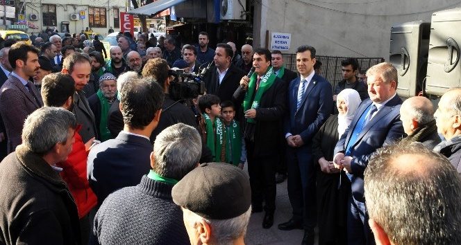 Dündar'a davullu zurnalı karşılama