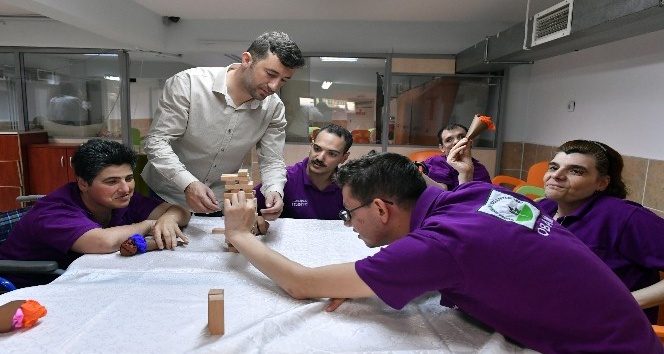 Osmangazi'de engeller aşılıyor