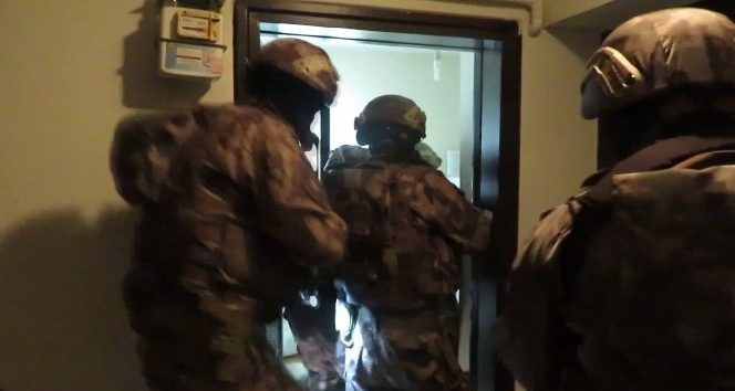 Bursa'da 'gaybubet evi' baskını: 13 gözaltı