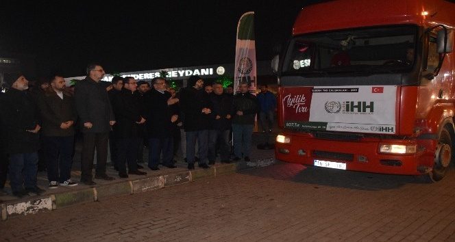 Bursa'da yetim dayanışması gecesi