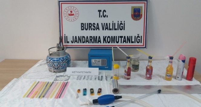 Uyuşturucuyu çelik kasaya sakladılar