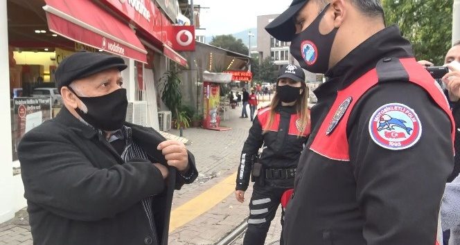 Yasak saati dışarı çıktı, polis konuşmasıyla herkesi şaşırttı