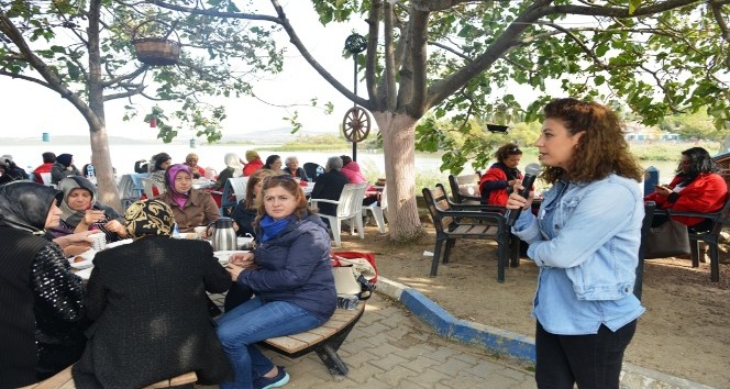 Kadınlardan Gölyazı çıkarması