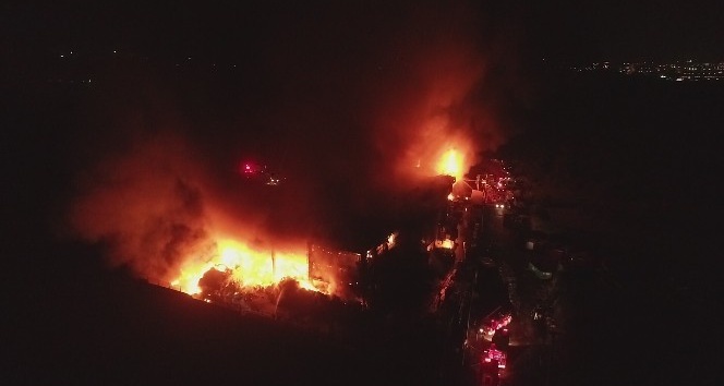 Alev topuna dönen fabrika havadan görüntülendi