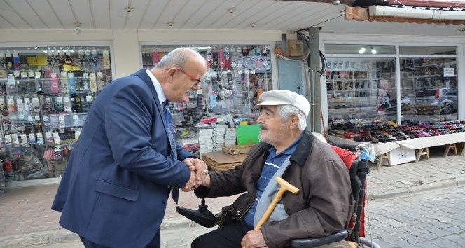 Başkan mesaisine sokaklarda başlıyor