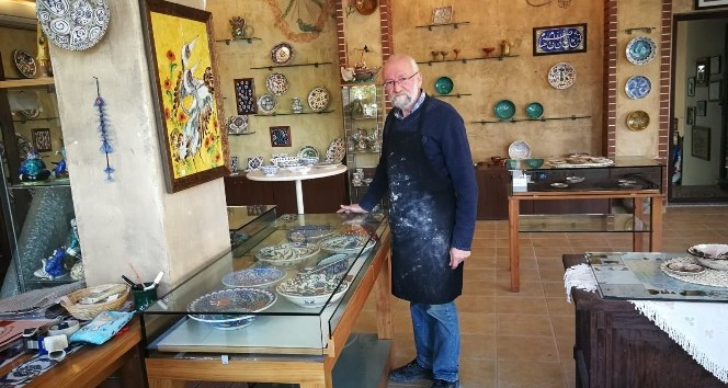 Dudak uçuklatan fiyata satılan İznik çinisinin sırrını açıkladı