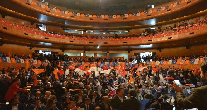 Çavuşoğlu: “AK Parti’de ‘ben yoksam dünya yıkılsın’ diyenlerin yeri de yoktur”