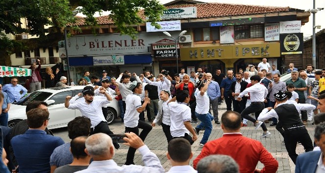 (ÖZEL) Uygur Türkleri, Çin tarafından yasaklanan 400 yıllık geleneklerini Bursa’da yaşattı