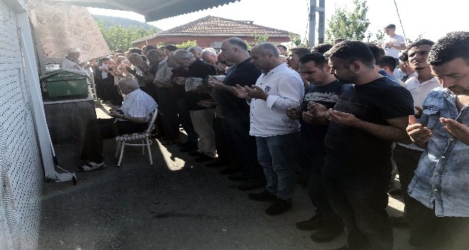 Eşini ve çocuğunu beklerken maganda kurbanı oldu