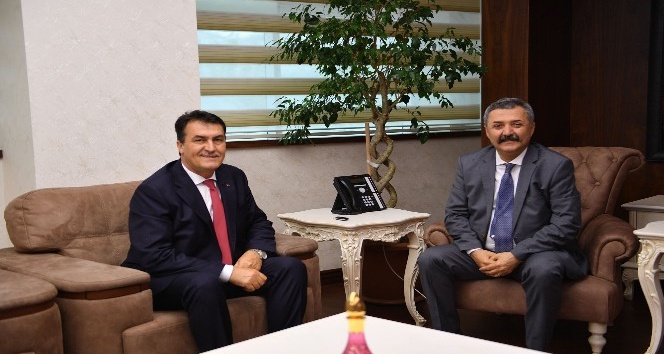 Dündar’dan Emniyet Müdürü Aslan’a hayırlı olsun ziyareti