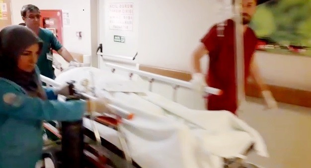 2 çocuk annesi üçüncü kattan atladı