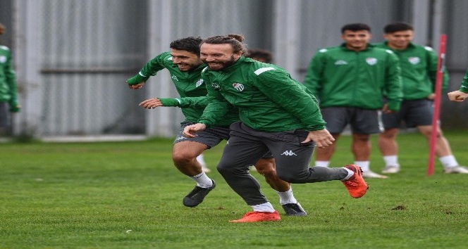Ankaraspor maçı hazırlıklarını tamamlayan Bursaspor’da yüzler gülüyor