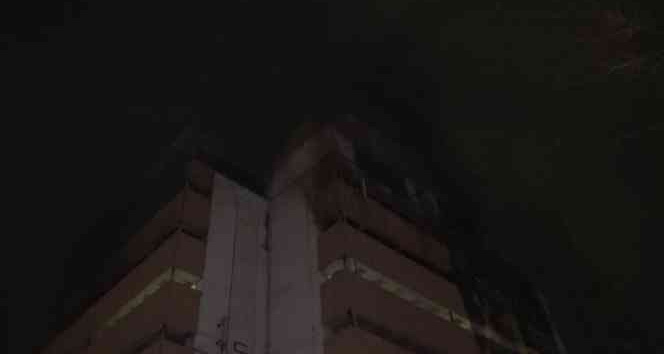 Bursa’da 7 katlı otoparkta çıkan yangında 3 araç kül oldu